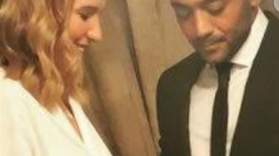 أحمد فلوكس يثير الجدل حول حقيقة عودته لطليقته