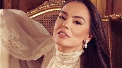 تعرف على موعد عرض مسرحية ”كوكو شانيل” لـ شريهان