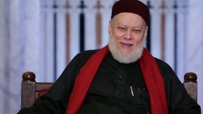 فقيه ” استايل” .. الدكتور علي جمعة يكشف لغز إصراره علي ارتداء الألوان المبهجة