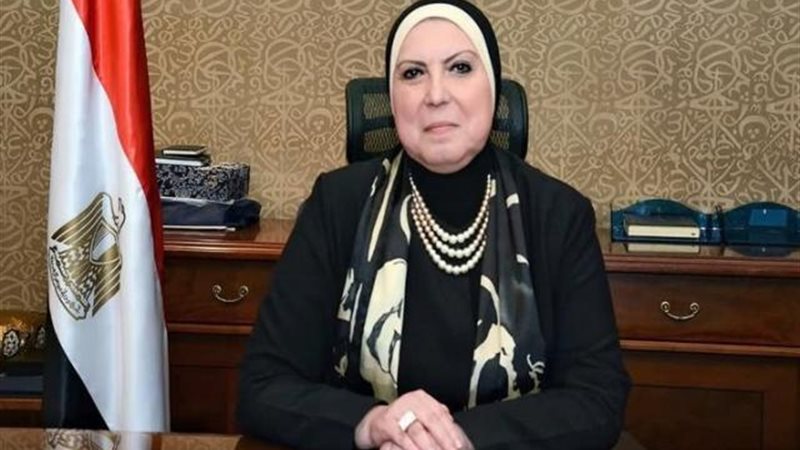 وزيرة الصناعة