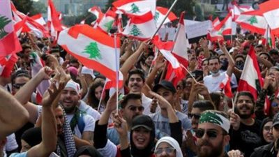 احتجاجات في شوراع لبنان بسبب ارتفاع سعر الدولار أمام الليرة