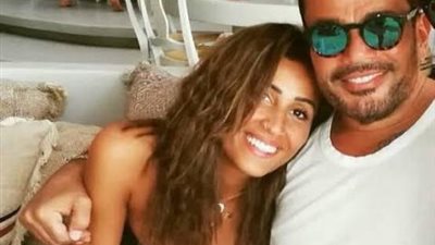 لعنة الهضبة.. دينا الشربينى تهرب من أمام الكاميرات بسبب عمرو دياب