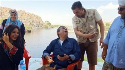 نسرين أمين برفقة ماجد الكدواني في كواليس تصوير فيلم ”البعض لا يذهب للمأذون مرتين”