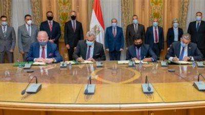 وزير الإنتاج الحربى يبحث خطط إنشاء محطات تحلية المياه مع شركات عالمية