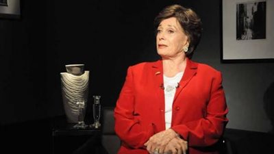 السفارة الأمريكية تنعى جيهان السادات: كانت داعية للسلام