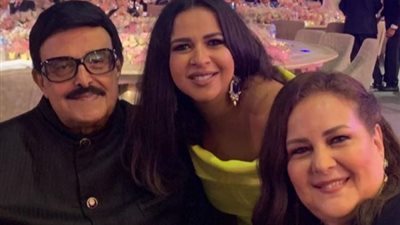 إيمي سمير غانم تدعو لوالديها بصورة مؤثرة: يارب ارحمهما كما ربياني صغيرا