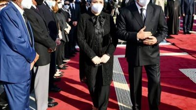 بالصور.. الرئيس والسيدة قرينته يقدمان العزاء لأسرة جيهان السادات