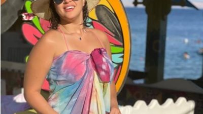 بكاش مايوه.. منى فاروق تستفز جمهورها بإطلالة صيفية جريئة