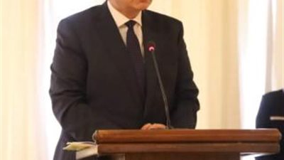 صور.. تسليم عقود عمل لذوي الهمم في هذه المحافظة