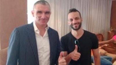 كارتيرون يوقع على عقود تجديده مع الزمالك