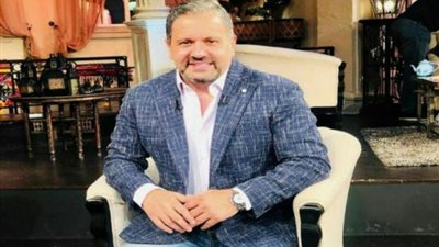 إدوارد ينضم لفريق عمل ”لؤلؤ” أمام مي عمر