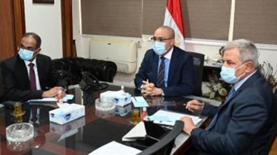 وزيرا الإسكان والمالية يبحثان سبل فض التشابكات المالية والمديونيات الخاصة ب القابضة لمياه الشرب