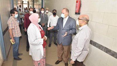 بالصور .. ننشر كواليس زيارة محافظ أسيوط لمستشفى النساء والولادة