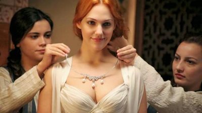 الفرق مذهل.. تعرف على بطلة «حريم السلطان» قبل وبعد التجميل