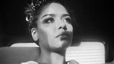 وفاة والد الفنانة الشابة أسماء أبو اليزيد