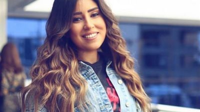 أيتن عامر تطلب من تامر عاشور طرح ألبومه الجديد في أسرع وقت.. إليك التفاصيل