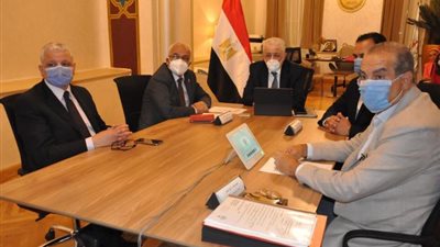 ”شوقي” يتابع الاجراءات الاحترازية لامتحانات الثانوية العامة والدبلومات