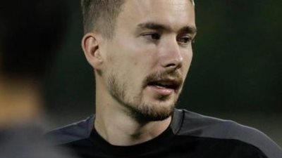 الأهلي السعودي يعلن تعاقده مع لاعب خط الوسط الكرواتي براداريتش