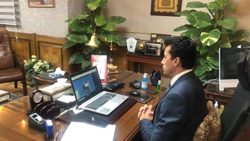 وزير الشباب والرياضة