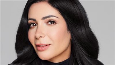 منى زكي عن علاقتها بـ أحمد حلمي :أنا مش عايزة أتكلم عليه