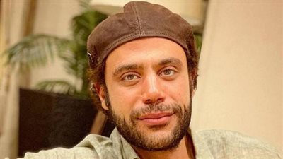 محمد عادل إمام يخرج من السباق الرمضاني ويستعد لتقديم فيلم سينمائي