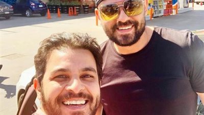 صدفة.. تجمع أحمد صلاح حسني ومحمد رشاد في ”بنزينة”