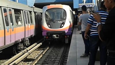 وزير النقل يعلن وصول أول قطار مترو أنفاق جديد ضمن الصفقة الكورية