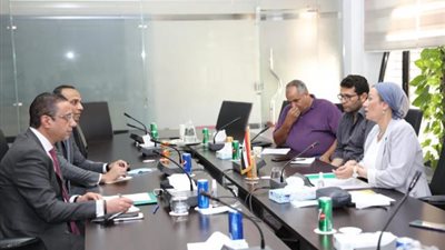 وزيرة البيئة تستقبل محافظ الفيوم لبحث فرص الاستثمار البيئى فى المحافظة فى مجالى إدارة المخلفات والمحميات الطبيعية