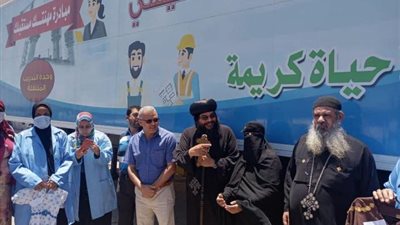 شاهد.. وفد كنسي رفيع يزور وحدات التدريب المتنقلة بالبحر الأحمر