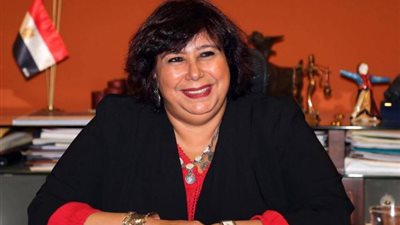 بالتفاصيل.. إيناس عبدالدايم تقدم كشف حساب لمبادرة ”الثقافة بين إيديك”