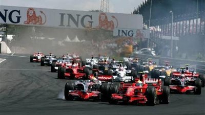 سباق فورمولا-1 البريطاني يقام وسط حضور جماهيري بكامل سعة المدرجات