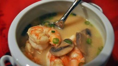 كيف تحضرين شوربة جمبري بجوز الهند في المنزل