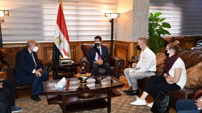 وزير الرياضة يلتقي وفد الاتحاد الدولي للدراجات لبحث استعدادات استضافة مصر لبطولة العالم