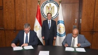 طارق الملا : إقامة شراكات جديدة بين شركات البترول المصرية وشلمبرجير العالمية