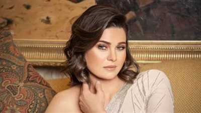 حزنت علي وفاة والدة كريم عبد العزيز .. صدمة يسرا اللوزي بموت  والدتها