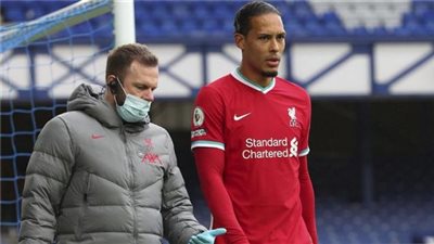 فان دايك يواصل التأهيل في ليفربول للحاق بالموسم الحالي