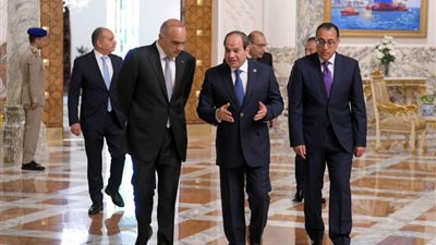 هدنة شاملة في غزة وتبادل للأسرى والمحتجزين.. تفاصيل لقاء السيسي والخصاونة