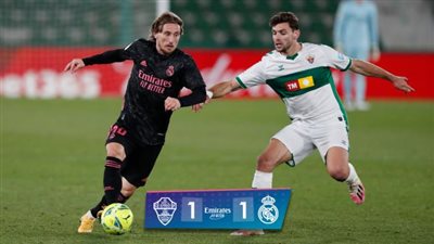 ريال مدريد يرفض صدارة الليجا بتعادل أمام إلتشي (1_1)