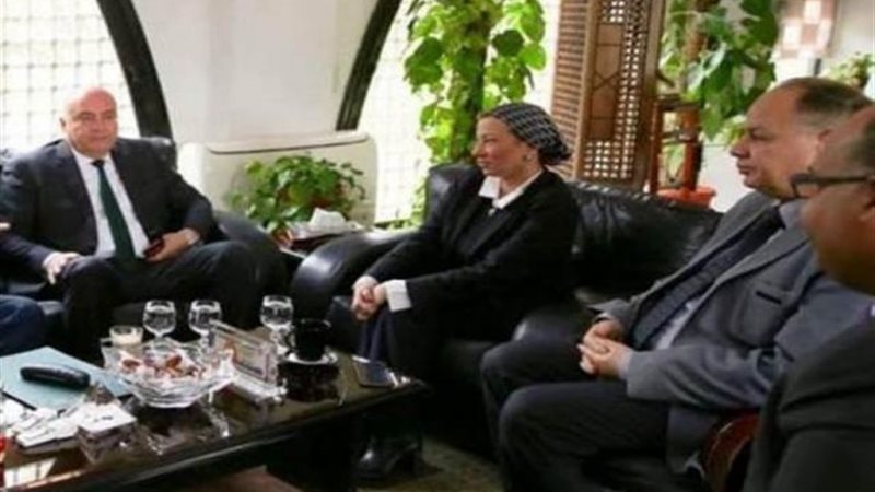 محافظ أسيوط يستعرض