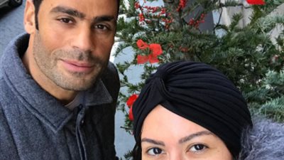 لقاء الخميسي تودع العام بصورة مع زوجها