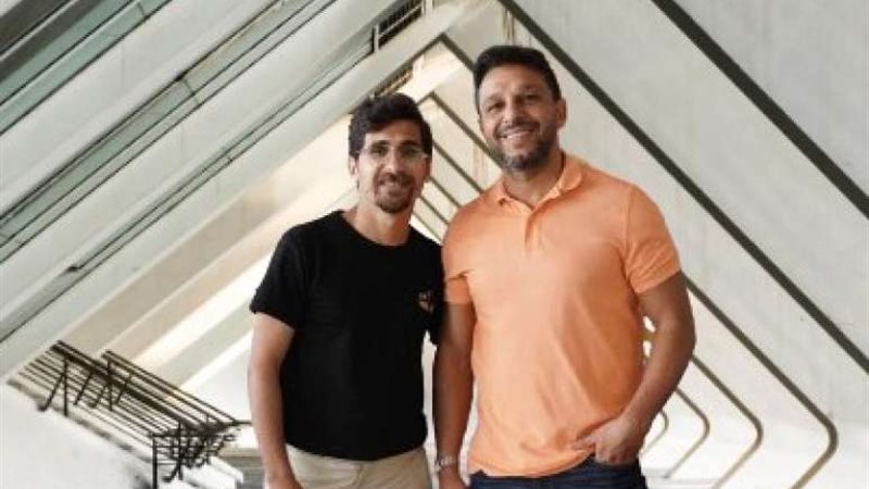 محمد فاروق مع محرر