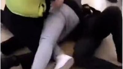 عاجل.. القبض علي مجموعة شباب في مول شهير بتهمة عدم ارتداء الكمامة