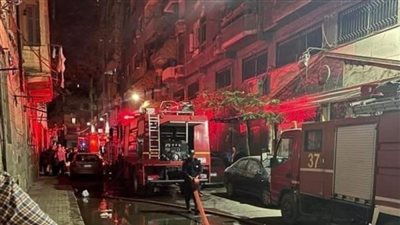 ”تفحمت بالكامل” 4 سيارات اهلكتها النيران في حريق محرم بك