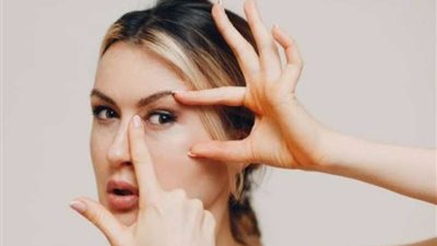 فوائد تطبيق حركات يوجا الوجه بانتظام.. حل سحري للتجاعيد