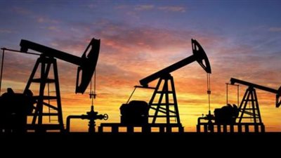 النفط يستقبل 2021 بارتفاع الأسعار .. والبرميل يسجل 51.80 دولار