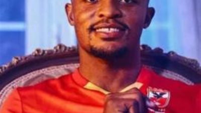 عاجل .. موليكا يرتدي قميص الاهلي ويتغزل في جماهيره