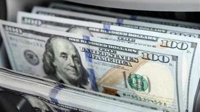 الأخضر يواصل تراجعه.. سعر الدولار اليوم بختام التعاملات