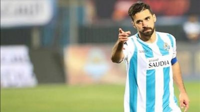 عبدالله السعيد يتخطى الخطيب