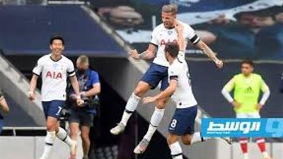 توتنهام يقاتل أمام ليدز من أجل استعادة المربع الذهبي بالبريميرليج