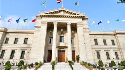 الجامعات تبدأ الدراسة بنظام الـ ”أون لاين” ..وأجازة نصف العام تبدأ فى هذا الموعد